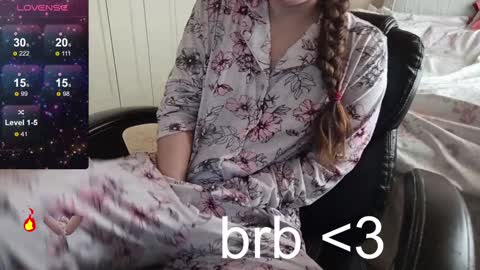 fuxkme_jen online show from January 4, 5:37 pm