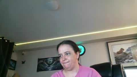 fuzzeychicks38 online show from March 24, 8:42 am