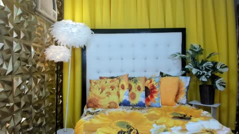 fvckingoliviabio online show from February 6, 6:35 pm