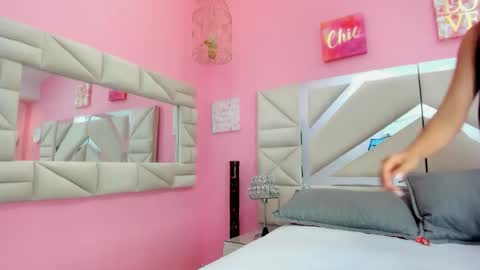 Gabby online show from April 22, 3:35 am