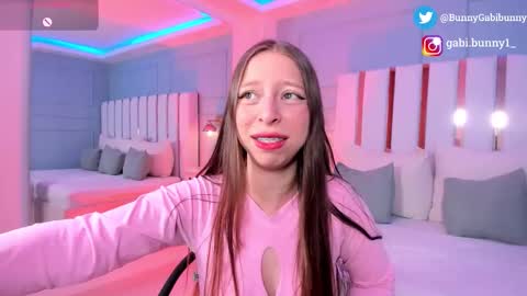 Gabi  online show from February 5, 5:38 pm