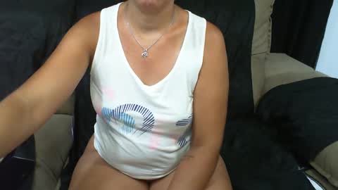 Snapshot of gabibrasil chatting on March 4, 1:34 am gaby layla online show from March 4, 1:34 am