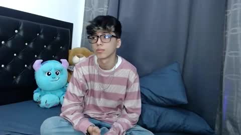 gabriel_x18 online show from January 18, 9:24 pm