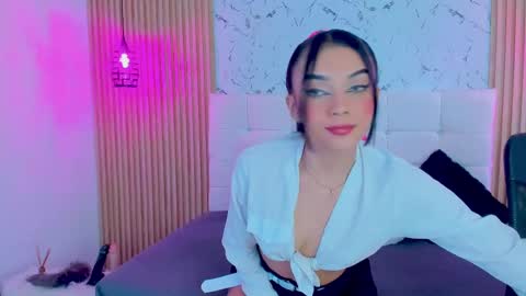 Gabriela Evans MS online show from February 11, 10:18 pm