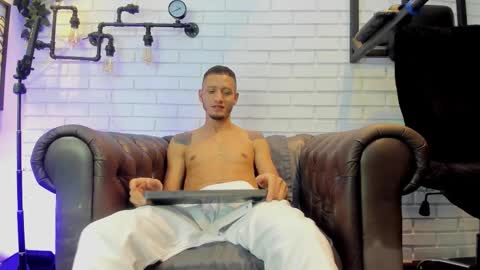 gabrieldraven online show from October 21, 8:01 pm