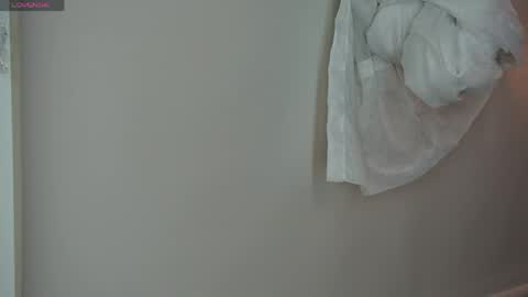 Gaby evansz online show from April 17, 9:11 am