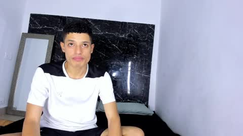 gael_hills online show from May 11, 7:33 pm