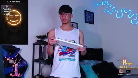 gael_jones online show from October 21, 6:18 am