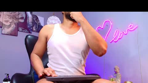 Gael Meneses online show from October 20, 11:37 am