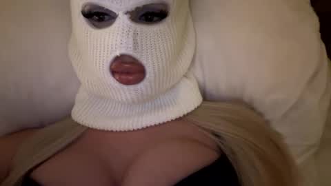 Feetbaabe online show from May 11, 7:33 pm