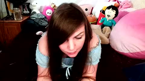 GamerGirlRoxy online show from December 14, 9:21 pm