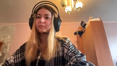 garnettdelbo online show from September 27, 11:41 am