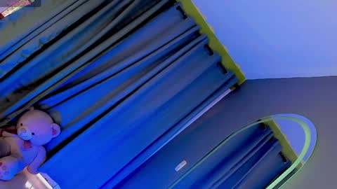 Vnecis Marn online show from February 4, 8:28 pm