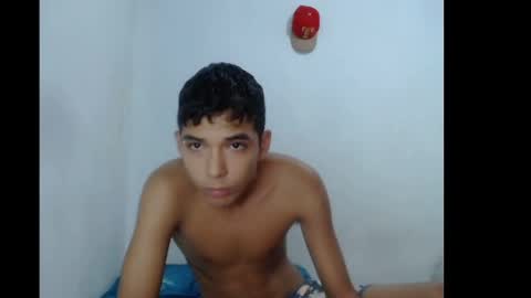 gato_fresa online show from October 19, 9:14 am