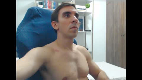 Snapshot of gatosarado23 chatting on January 18, 2:14 am gatosarado23 online show from January 18, 2:14 am