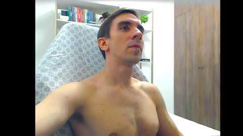 Snapshot of gatosarado23 chatting on March 2, 5:01 am gatosarado23 online show from March 2, 5:01 am