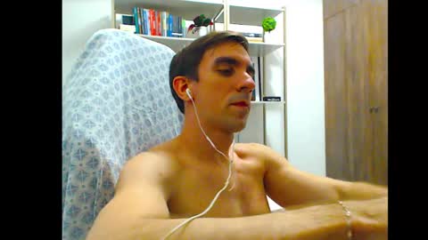 Snapshot of gatosarado23 chatting on March 7, 2:15 am gatosarado23 online show from March 7, 2:15 am