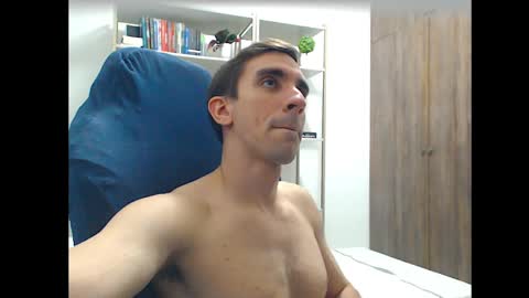 Snapshot of gatosarado23 chatting on February 24, 1:57 am gatosarado23 online show from February 24, 1:57 am