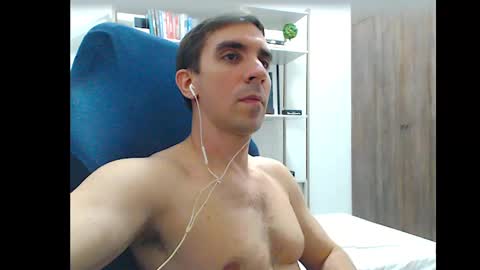 Snapshot of gatosarado23 chatting on September 17, 2:15 am gatosarado23 online show from September 17, 2:15 am