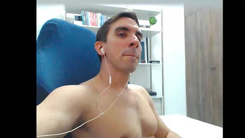Snapshot of gatosarado23 chatting on September 11, 2:35 am gatosarado23 online show from September 11, 2:35 am