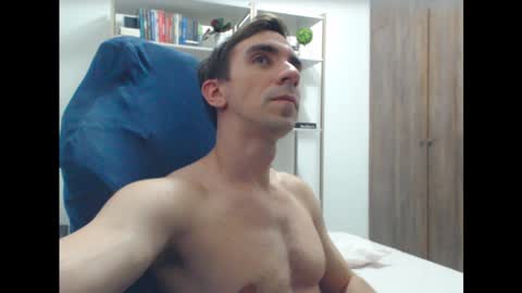 Snapshot of gatosarado23 chatting on January 19, 7:36 am gatosarado23 online show from January 19, 7:36 am