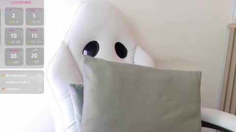 gaviluc_ online show from October 11, 11:48 am