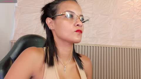 gaviluc_ online show from September 29, 10:58 am
