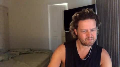 gcsurfer81 online show from December 19, 7:29 am