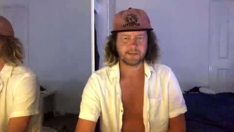 gcsurfer81 online show from February 20, 5:40 am