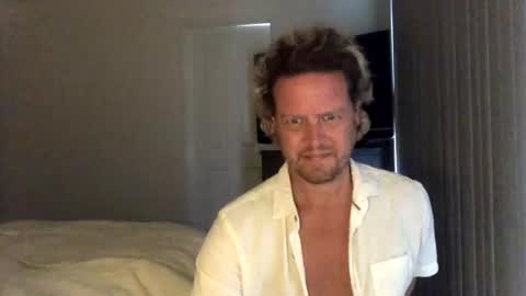 gcsurfer81 online show from December 2, 7:52 am