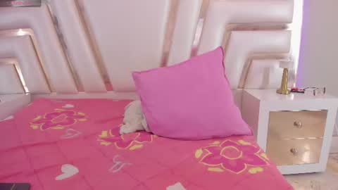 Delicious Curvy online show from June 13, 12:59 pm