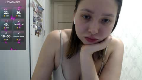 genev__ievee online show from April 2, 6:59 pm