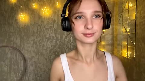 Riana online show from April 16, 3:06 am