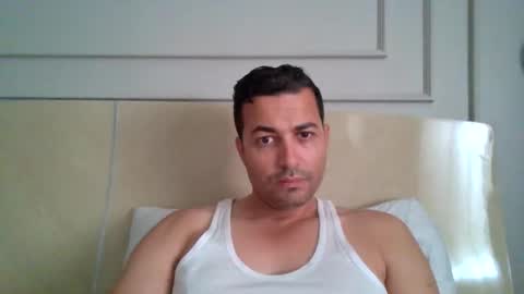 Snapshot of genteldevil chatting on October 16, 9:31 am genteldevil online show from October 16, 9:31 am