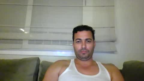 Snapshot of genteldevil chatting on October 17, 10:25 pm genteldevil online show from October 17, 10:25 pm