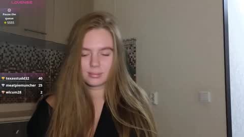 Snapshot of gentle_sasha chatting on October 21, 8:34 pm Sasha online show from October 21, 8:34 pm