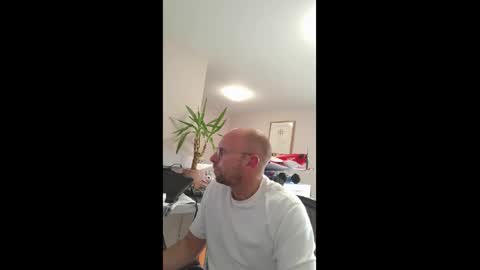 genuinecouple69 online show from October 2, 1:54 pm