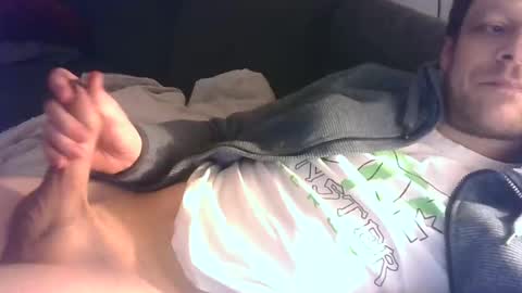 Snapshot of german33bi chatting on December 10, 1:43 am German33FFM1 online show from December 10, 1:43 am