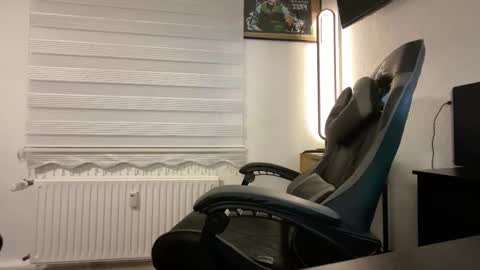 HeteroGermanbigdic77 online show from September 28, 8:40 pm