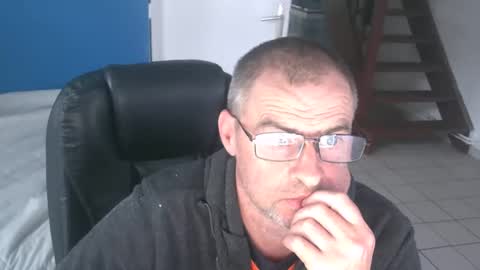 Snapshot of geronemo62 chatting on October 13, 3:47 pm geronemo62 online show from October 13, 3:47 pm