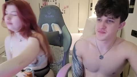 Ester and Ri online show from May 31, 9:49 pm