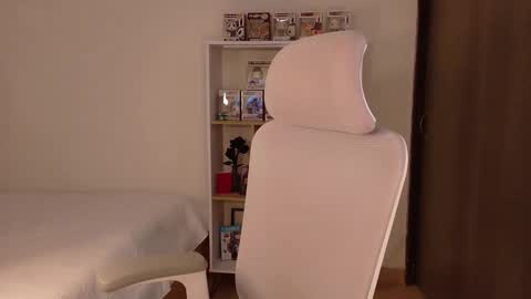 Im Jenn Next stream Monday - start -5 GMT online show from February 19, 9:03 pm