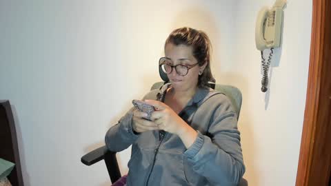 andy online show from December 6, 3:46 am