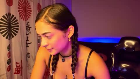 gia_flame_ online show from November 6, 7:00 am