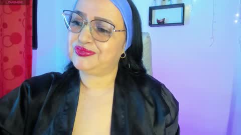 nahomi online show from February 3, 11:30 pm