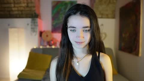 Snapshot of gia_paige18 chatting on December 22, 9:22 am Gia Paige18 online show from December 22, 9:22 am