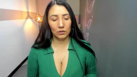 G I A  FOX online show from February 5, 12:38 pm