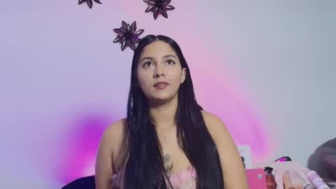 Giana Roberts online show from December 18, 11:05 am