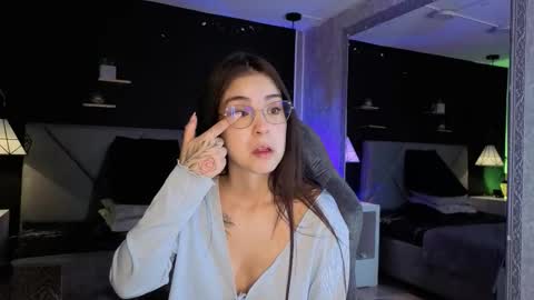 Gia online show from October 18, 2:21 pm