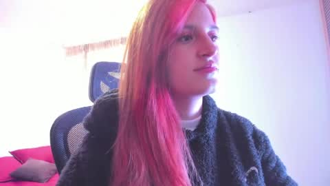 GiaRoussel online show from April 18, 3:36 pm